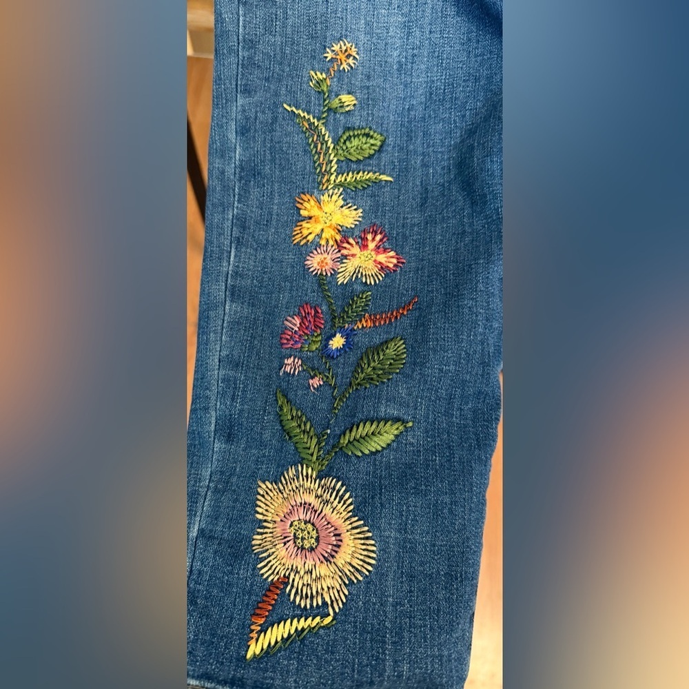Style & co Curvy Skinny Leg Embroidered Floral Denim Jeans - Picture 5 of 7